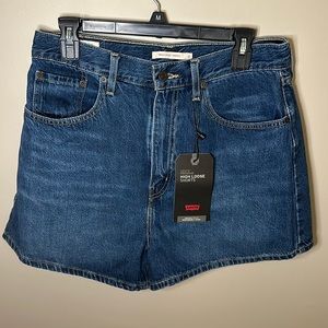 Levi’s super high rise loose fit shorts. Size 31